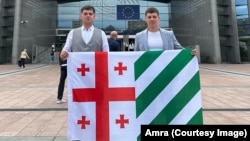 Представители молодежного движения «Амра» Михаил Кваташидзе и Даур Буава в Брюсселе