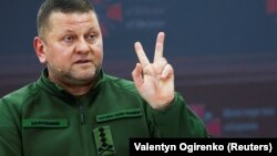 1 лютого 2022 року генерал Валерій Залужний у фейсбуці дякував Чехії за матеріально-технічну допомогу ЗСУ, зокрема, за артилерійські боєприпаси і реабілітацію українських військових