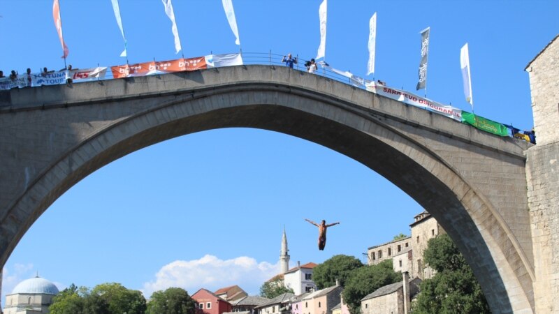 Održani 458. skokovi sa Starog mosta u Mostaru 