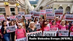 Сараево, Босна и Херцеговина - Протест по трикратно убиство и ранување во Градачац, 14 август 2023 година.