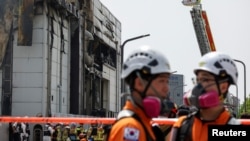 Vatrogasci na mestu nesreće, Hvaseong, 24. juni 2024.
