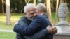 Premierul indian Narendra Modi, în vizită la Vladimir Putin, la reședința din Nova Ogarevo a președintelui rus, la câteva sute de kilometri de atacurile rusești cu rachete asupra spitalului pentru copiii bolnavi de cancer din Ucraina. 