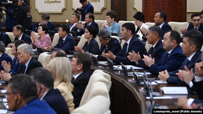 Депутаты казахстанского парламента