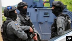Pjesëtarë të njësive speciale të Policisë së Kosovës në Zveçan. 27 maj 2023.