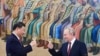 Президент РФ Владимир Путин и председатель КНР Си Цзиньпин (справа налево) 