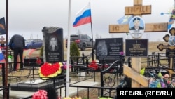 Могилы убитых участников войны против Украины, иллюстративное фото