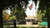 خبر مسدود شدن سفارت افغانستان در هند٬ سرخط برخی از نشریه ها شد