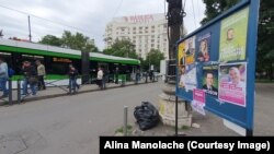 Panoul cu afișele electorale ale candidaților la Primăria Capitalei și Primăria Sectorului 4. Piața Unirii, București
