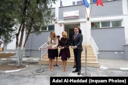 Primarul Capitalei, Gabriela Firea, şi primarul Sectorului 3, Robert Negoiţă, inaugurează Creşa "Greieraşul", în aprilie 2018.