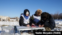 Досрочное голосование на выборах президента РФ в отдаленных районах Якутии. Россия, февраль 2024 года