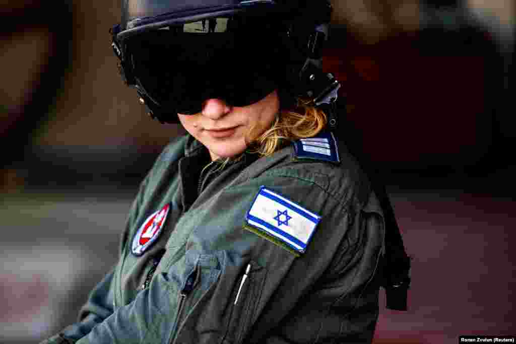 Një navigatore në Forcat Ajrore të Izraelit e fotografuar gjatë një interviste me agjencinë Reuters në një bazë ajrore izraelite në Izraelin jugor më 4 mars 2024.&nbsp;