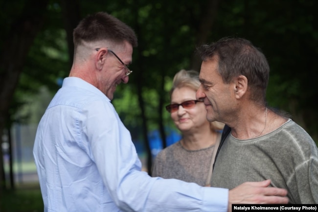 Vadim Khairullin (në anën e majtë të fotografisë) dhe Igor Baryshnikov.