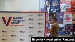 Pripreme na biračkom mestu u Moskvi, 14. mart 2024.