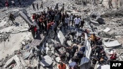 ویرانی یک ارودگاه پناهندگی در رفح بعد از بمباران ارتش اسرائیل، اول فروردین