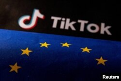 Autoritățile europene se tem că TikTok atrage utilizatorii, mai ales pe cei tineri, cu un algoritm care le creează dependență.