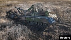 Пошкоджений російський танк біля міста Вугледар на Донеччині, 5 листопада 2023 року