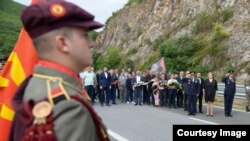 Карпалак, положување на цвеќе
