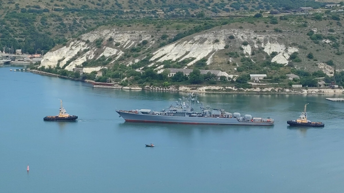 Росія встановлює баржі для захисту флоту в Чорному морі – розвідка Британії