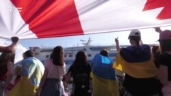 Nyolcszáz fős orosz luxushajó kötött ki a georgiai Batuminál – egymásnak mutogattak a tüntetők és a turisták 
