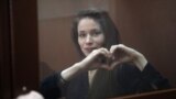 Favorskaya was scheduled to be released from prison on March 27 after serving 10 days in jail on a charge of disobedience to police orders filed after she was detained on March 17 in a cafe after visiting Navalny’s grave. 