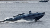 Украинский беспилотный морской аппарат Magura V5 на воде во время выставки военной техники и оружия, 13 апреля 2024 года