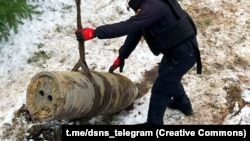 საილუსტრაციო ფოტო. კიევში 5 იანვარს ჩამოგდებული რუსული რაკეტის ნაწილი 