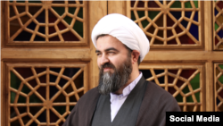 محمدتقی اکبرنژاد، استاد حوزه علمیهٔ قم که به‌دست نیروهای اطلاعات سپاه پاسداران بازداشت شده بود