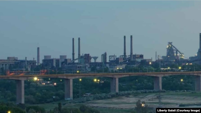 Sute de tone de materii prime scoase din combinatul siderurgic Galați, în timp ce statul îi sprijină producția cu 292 milioane de euro