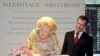 Королева Нидерландов Беатрикс и президент России Дмитрий Медведев во время посещения открывшегося филиала Государственного Эрмитажа