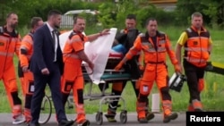 Premierul slovac Robert Fico, transportat la spital după atentatul asupra sa de pe 15 mai, 2024 