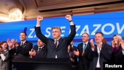 Hrvatski premijer Andrej Plenković i slavlje u štabu HDZ-a nakon 90 posto prebrojanih glasova, Zagreb, 17. aprila 2024.