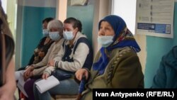 Жителі Херсонщини в черзі на прийом до лікарів-волонтерів