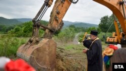 Kresznában megkezdődött a Kreszna közúti csomópont és a hozzá vezető közúti kapcsolatok befejezése, amely a Sztruma autópálya 3.2-es szakaszának része. 2023. május 16.