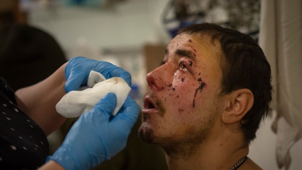 Un actor ucrainean care a devenit paramedic militar povestește experiențele de pe front