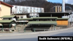 Tržnica u Srebrenici prije rata je bila vrlo dobro snabdjevena. Sada radi samo jedan dan u sedmici. (Fotografija iz februara 2024)