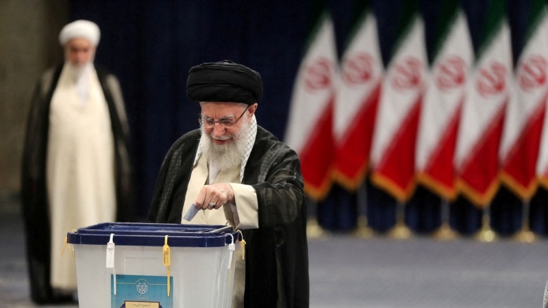 Khamenei ngul këmbë se votuesit që bojkotuan zgjedhjet nuk janë kundër republikës islamike