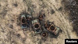 Знищені російські танки поблизу Богородичного на Донеччині, лютий 2024 року