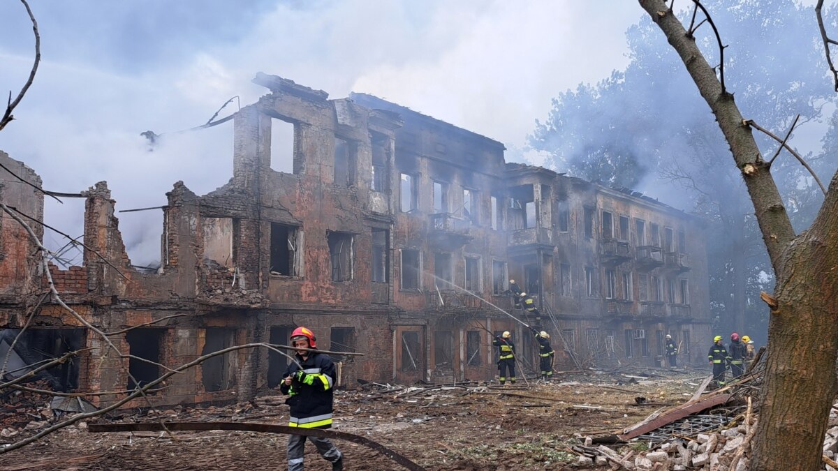 Число поранених у Підгородньому зросло до 20, під завалами шукають дитину