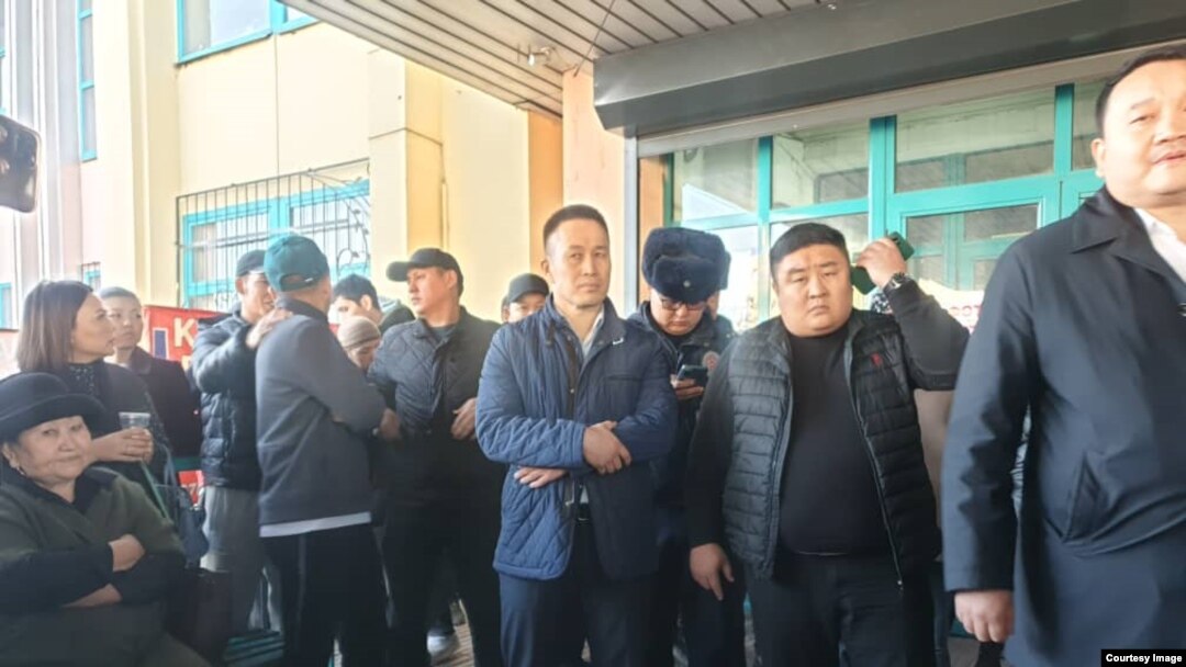 "Берекет Гранд" соода боборунун соодагерлери.
