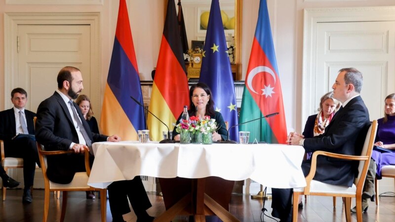 Armenian, Azeri FMs Meet In Germany