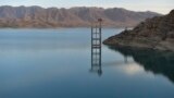 Talibani uporno odbacuju optužbe da ne poštuju sporazum sa Iranom iz 1973. koji ih obavezuje da susednu zemlju snabdevaju vodom iz brane Kadžaki. Vladari Avganistana kažu da nema dovoljno vode da stigne do Irana, čak i da se brana otvori.