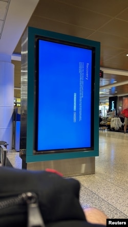  Екран за известия на летище в Сиатъл, Съединени американски щати 