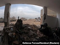 Izraelski vojnici u, kako navodi izraleska vojska koja je objavila fotografiju, luci Gaza, 16. novembar 2023.