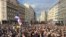 Hiljade ljudi na protestu bile su za zastavama Srbije i mnogim porukama, uz povike 'Lopovi'.&nbsp;Beograd, 30. decembar 2023.