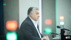 Orbán Viktor kormányfő interjút ad a Kossuth rádió stúdiójában 2022. november 18-án