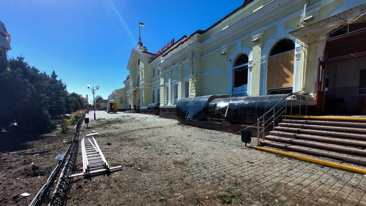 пасажирів доставили до Миколаєва автобусами, ОГП повідомляє про 4 поранених