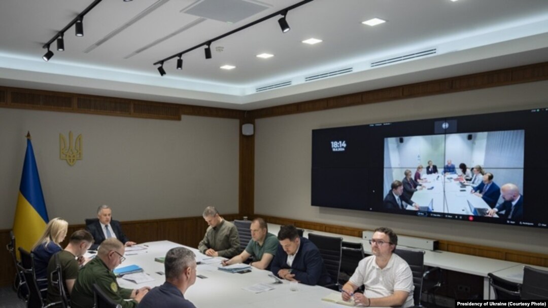  Runda finală a discuțiilor a fost condusă de Igor Jovkva, vicepreședintele Consiliului de Securitate al Ucrainei, și Charles Fries, secretar general adjunct pentru pace, securitate și apărare din Serviciul European de Acțiune Externă.
