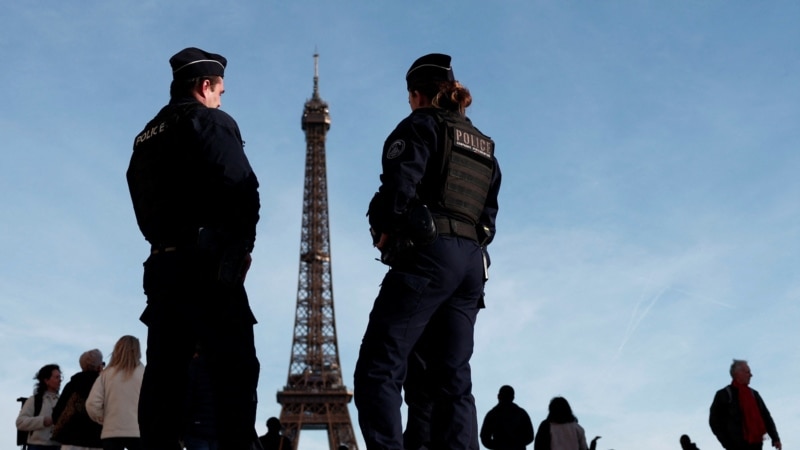فرانسه تدابیر شدید امنیتی را به هدف رسیدن مشعل المپیک به اجرا می گذارد 