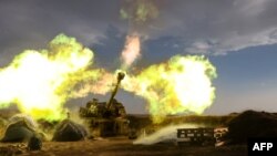Израильская артиллерия ведет огонь