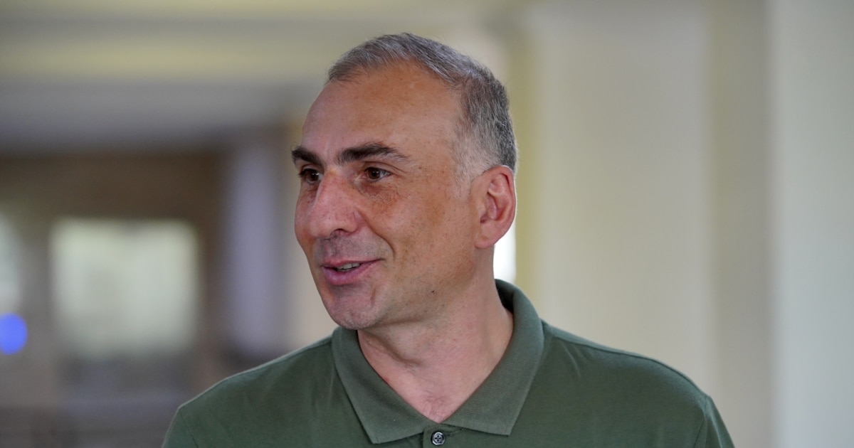 ალეკო ელისაშვილი საკუთარი სასამართლო პროცესიდან გააძევეს და 500 ლარით დააჯარიმეს